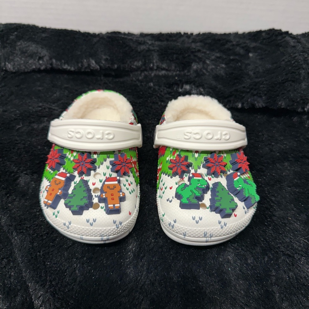 NWOT Child’s CROCS LINED HOLIDAY CHARM CLOG sz C4.(STWZCP)